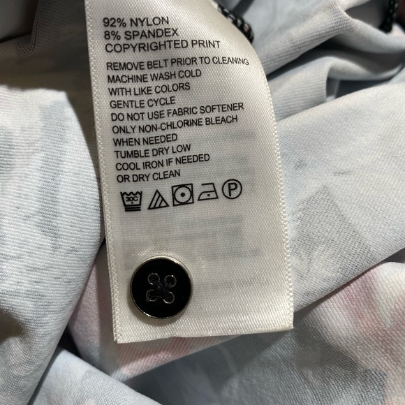 Sun protection &  pockets!!Perfect for pickleball, tennis, and being in the sun - Picture 6 of 9